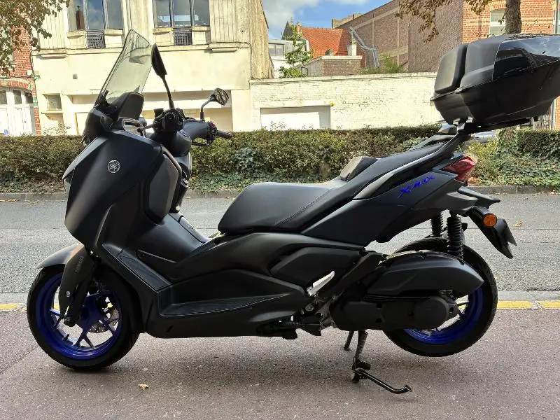 XMAX 125
