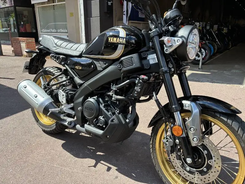 XSR 125 Legacy