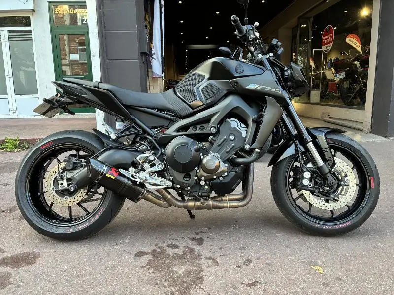 MT09