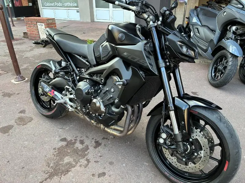 MT09