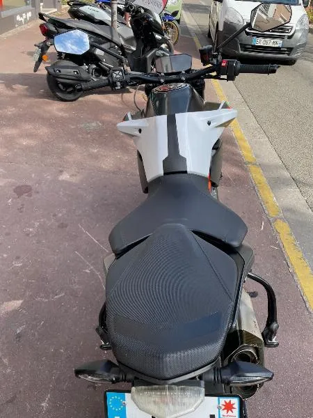 890 DUKE R