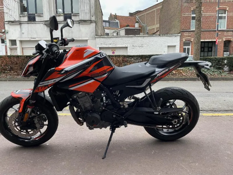 890 DUKE