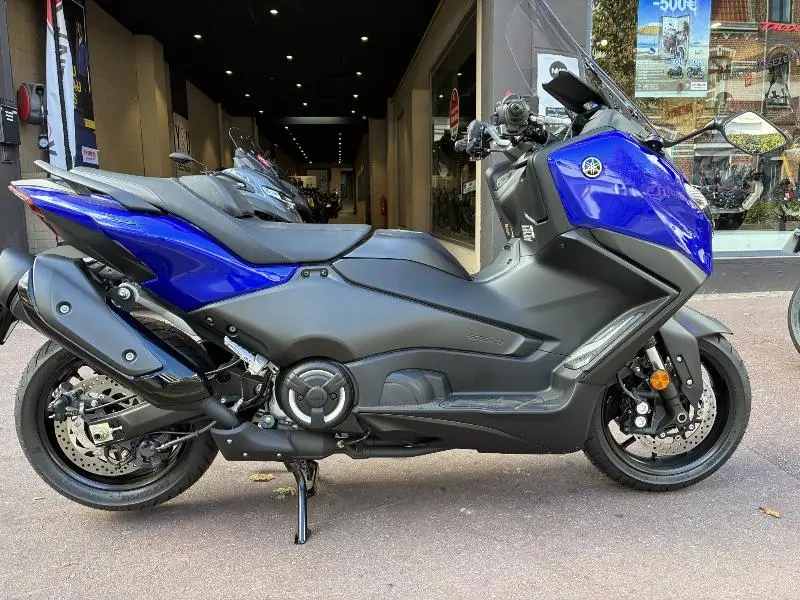 XP TMAX 560