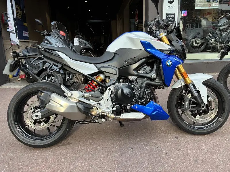 F 900 R