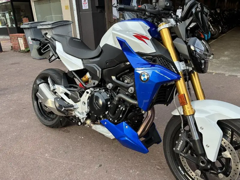 F 900 R