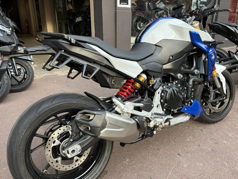 F 900 R