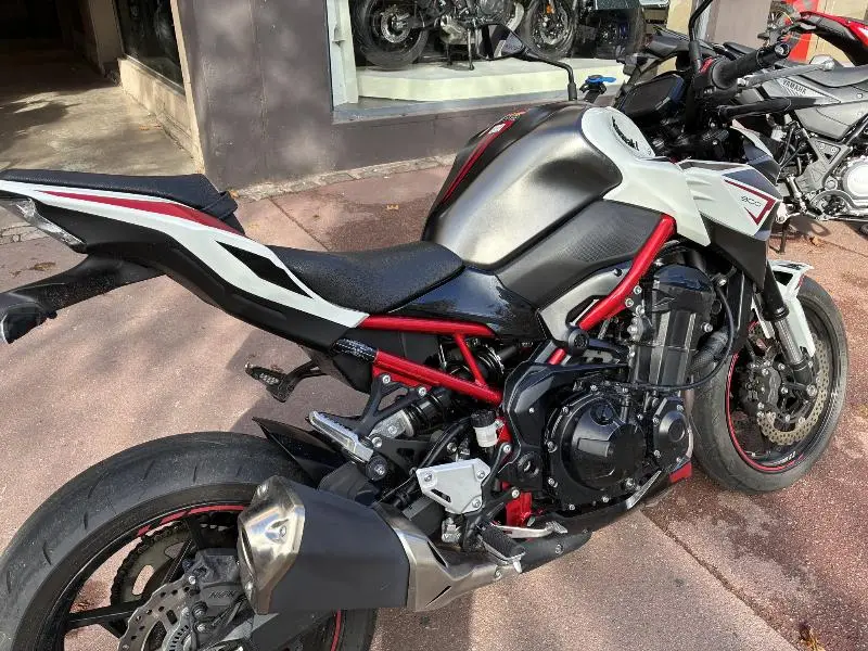 Z 900