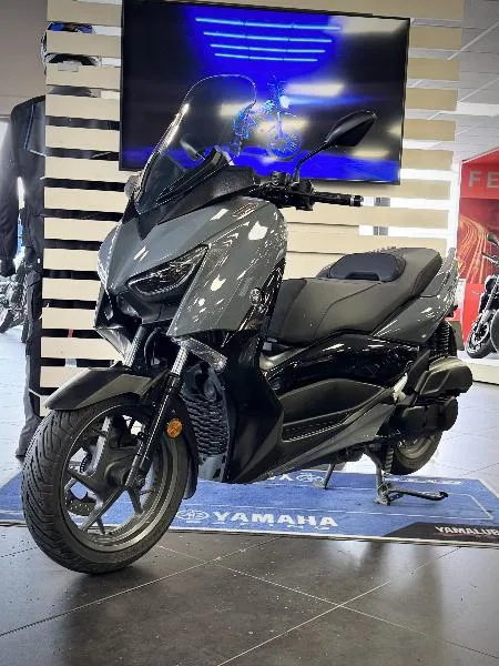 XMAX 125 TECH MAX