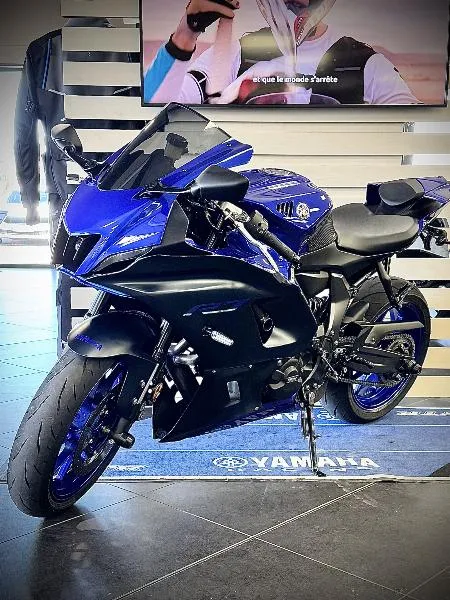 YZFR7