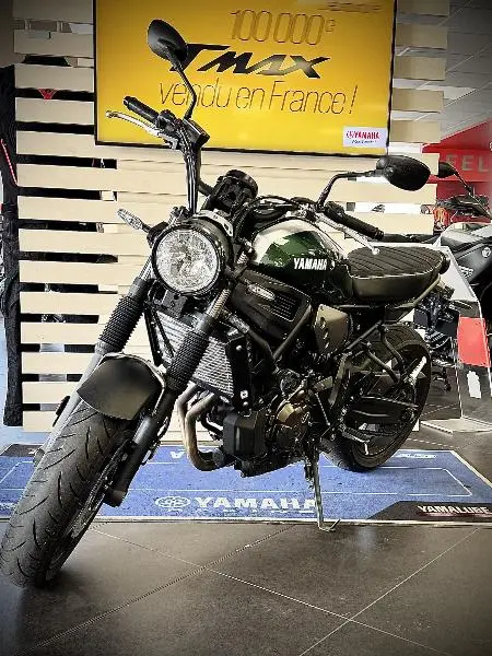 XSR 700