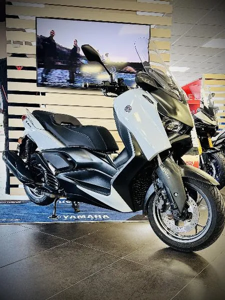 XMAX 125 TECH MAX