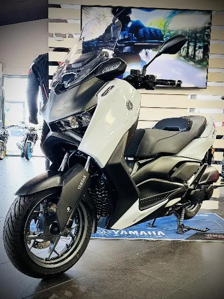 XMAX 125 TECH MAX