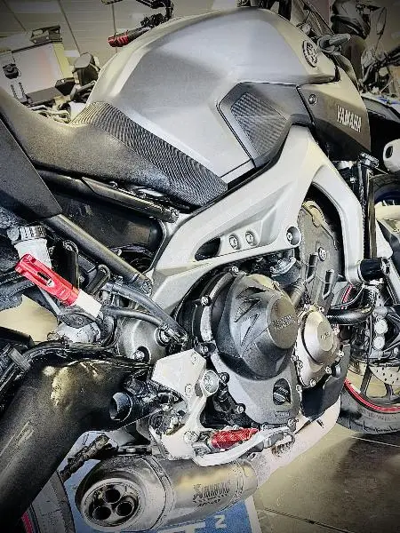 MT09