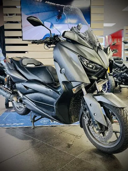 XMAX 125