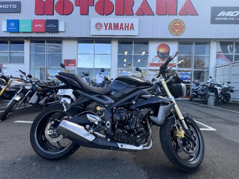 STREET TRIPLE 675