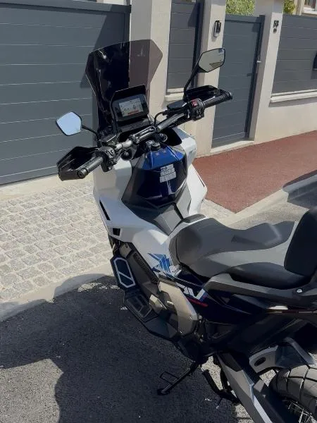 XADV 750