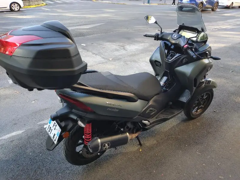 TRICITY 300