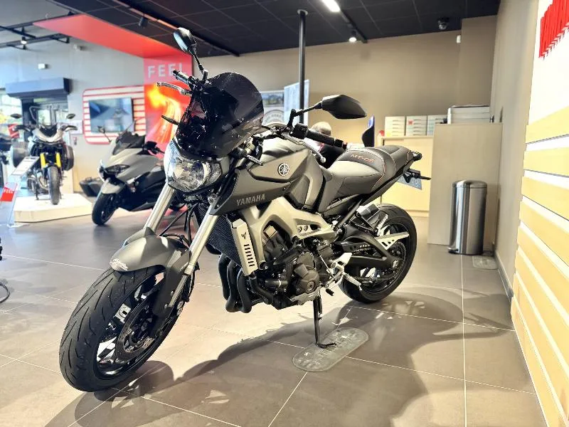 MT09