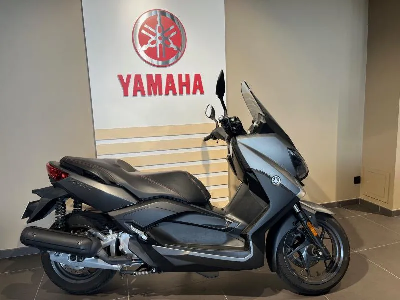 XMAX 125