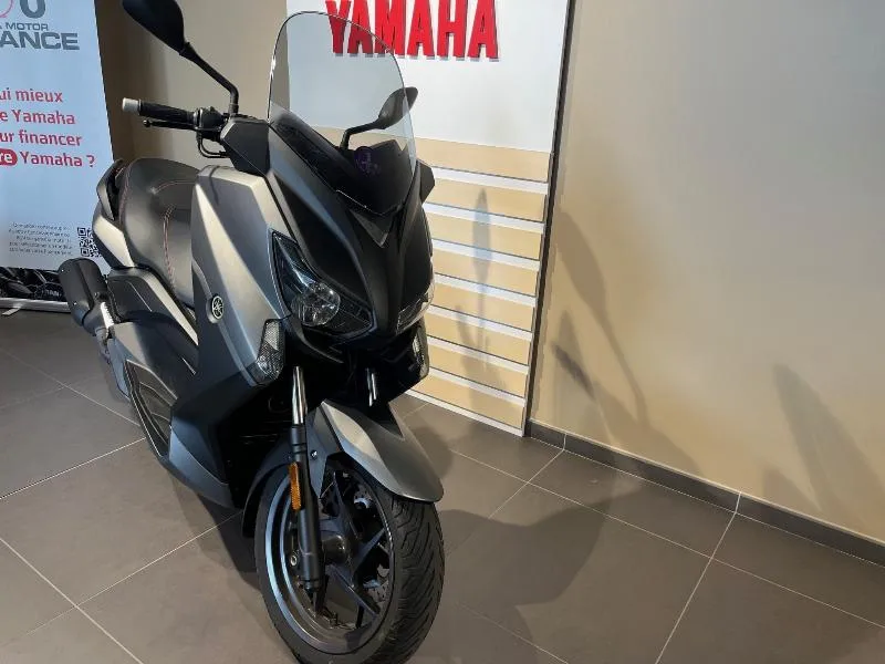 XMAX 125