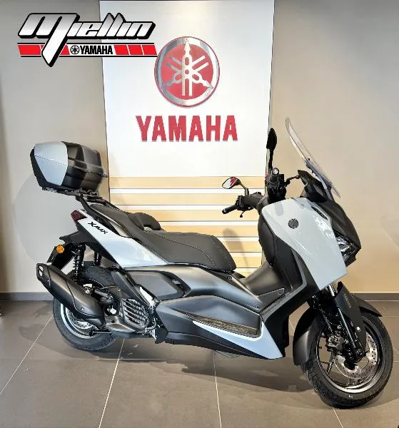XMAX 125 TECH MAX