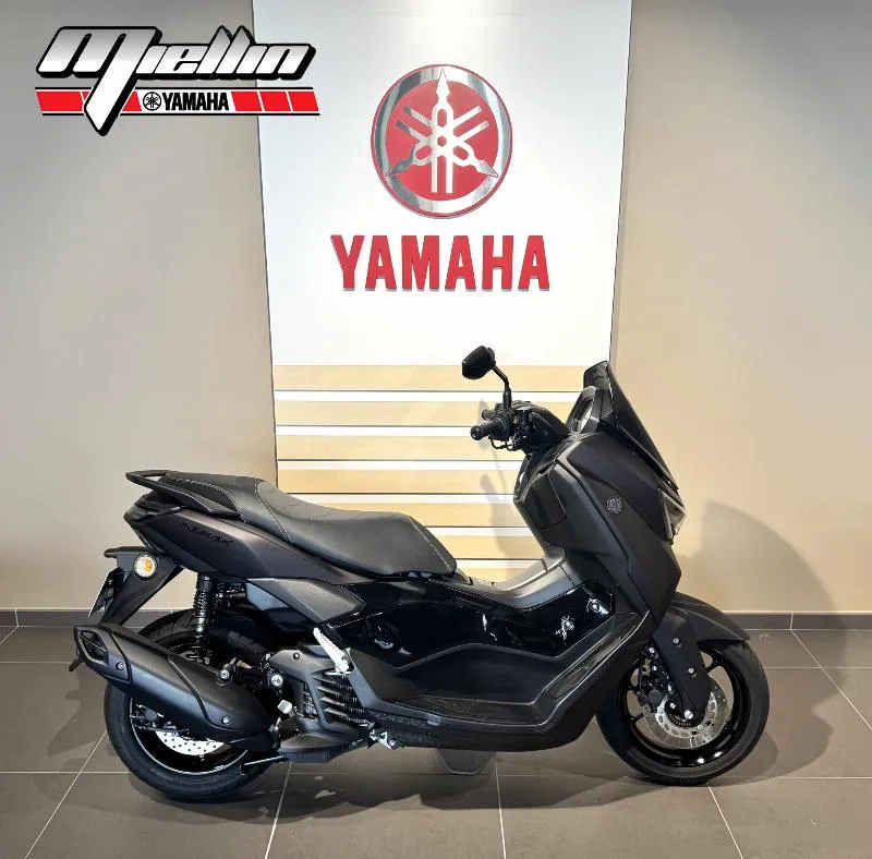 NMAX 125 TECH MAX