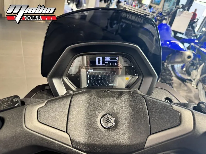 NMAX 125 TECH MAX