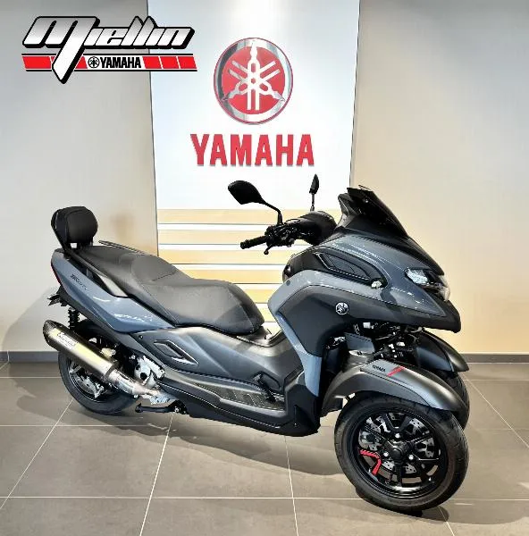 TRICITY 300