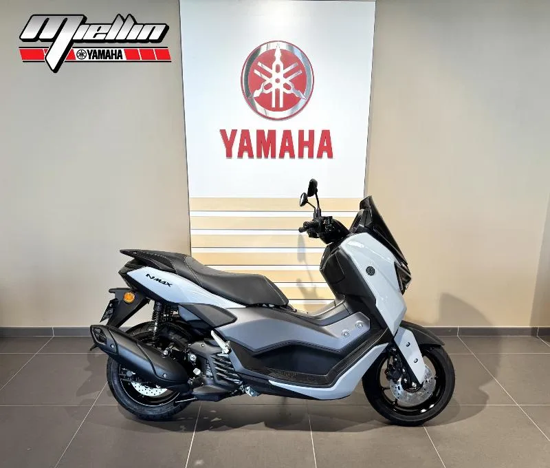 NMAX 125 TECH MAX