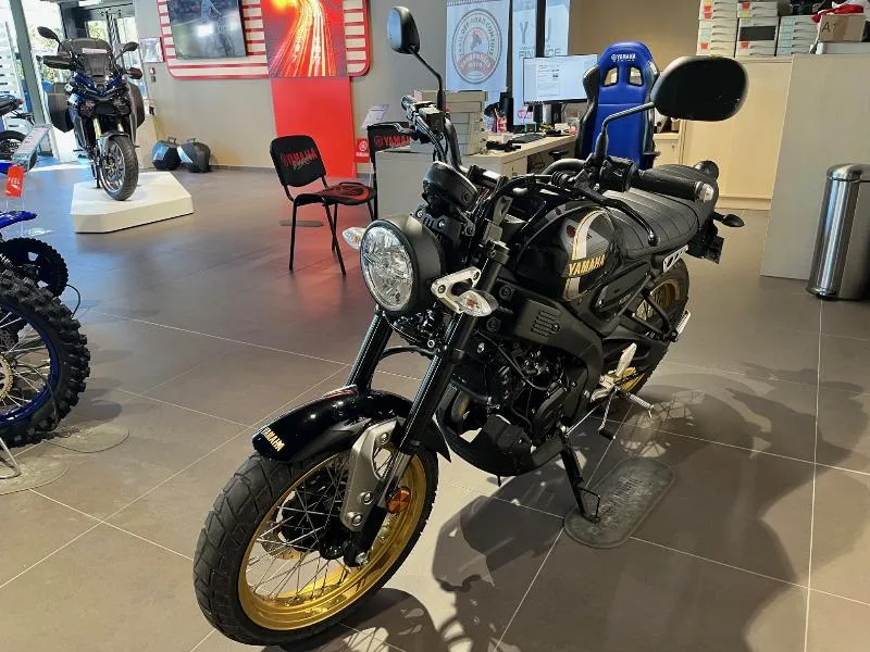 XSR 125 Legacy