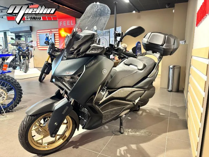 XMAX 300 Tech Max