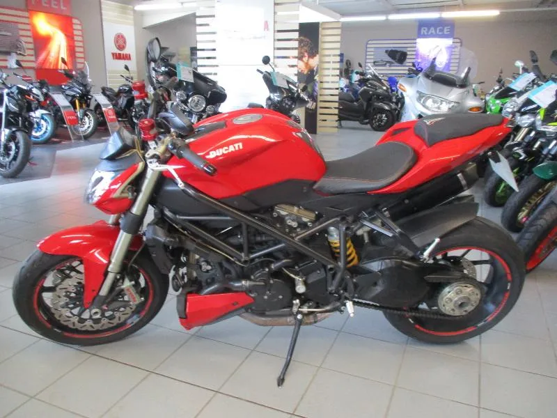 1098 STREET FIGHTER