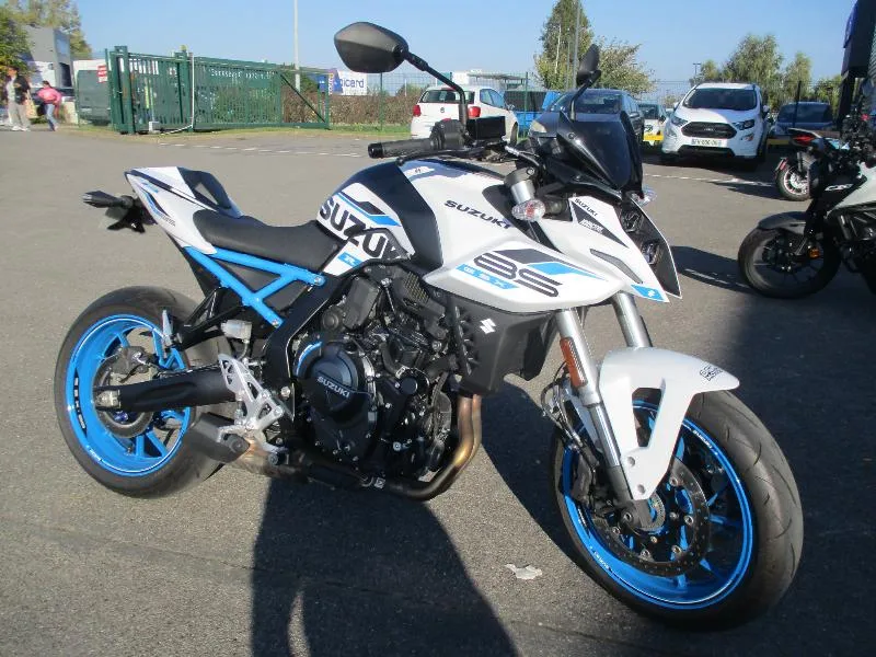 GSX8S
