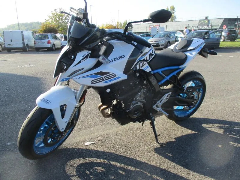 GSX8S