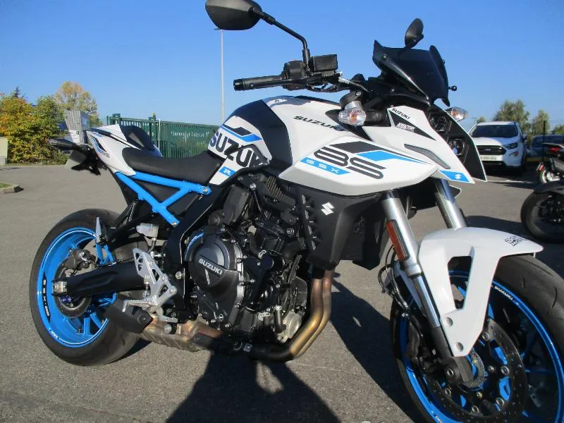 GSX8S