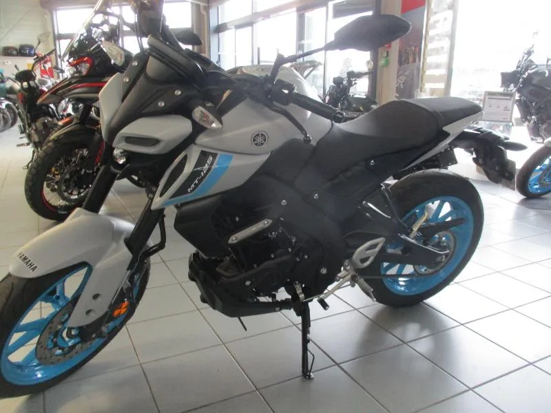 MT125 ABS