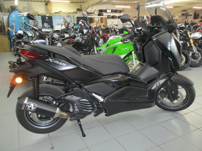 XMAX 125 TECH MAX