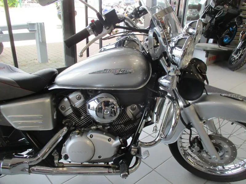 VT SHADOW 125