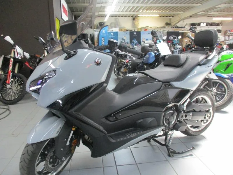 XP TMAX 560 TECH MAX