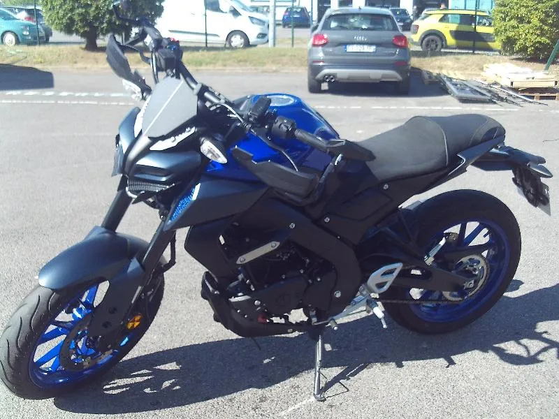 MT125 ABS