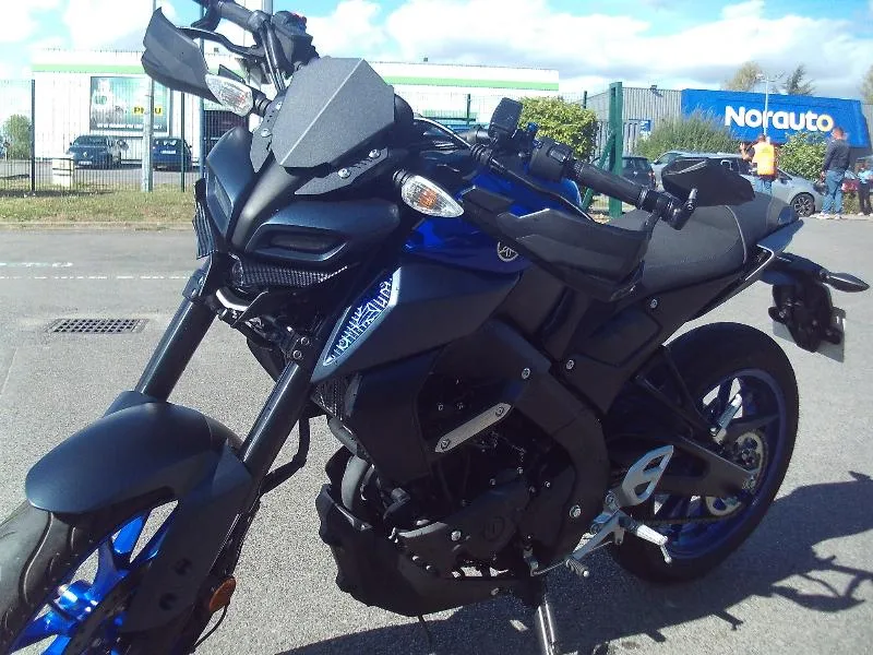 MT125 ABS