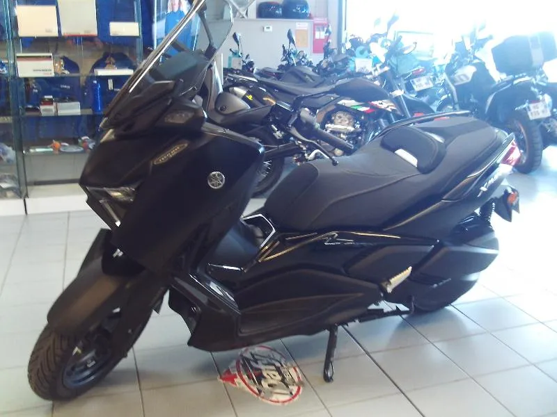 XMAX 300 Tech Max