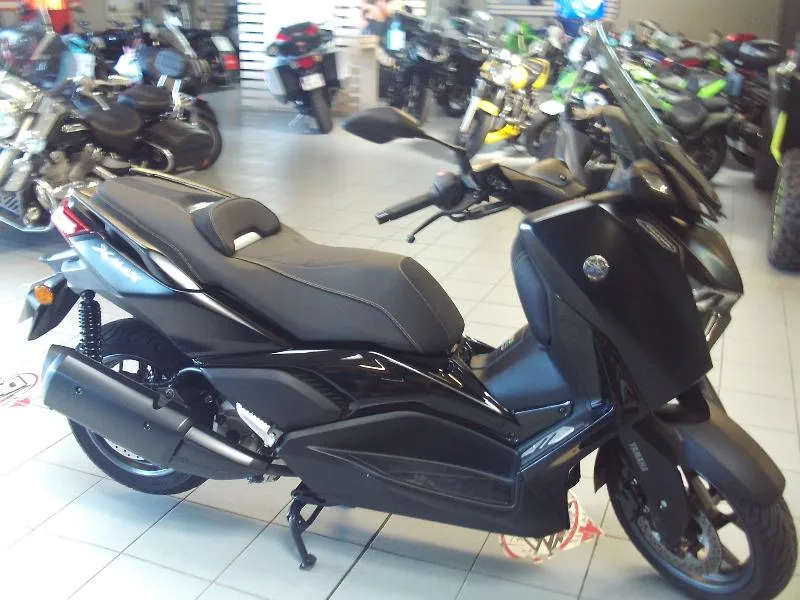 XMAX 300 Tech Max