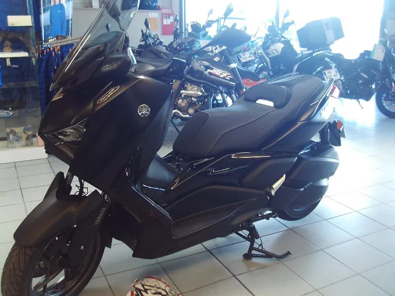 XMAX 300 Tech Max