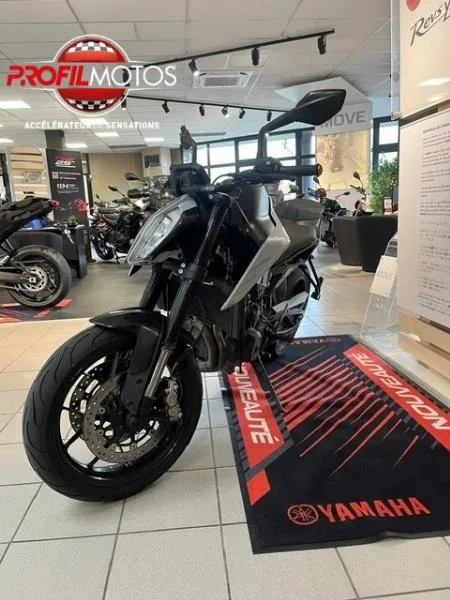 790 DUKE ABS