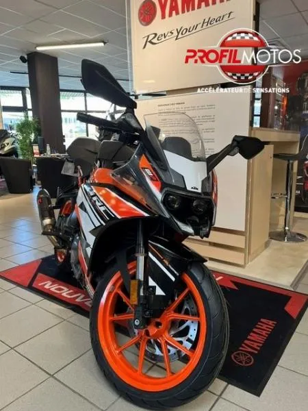 RC 390 ABS