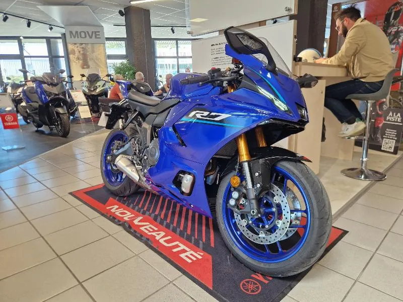 YZFR7
