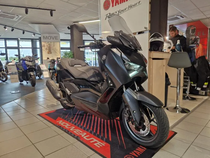 XMAX 125 TECH MAX