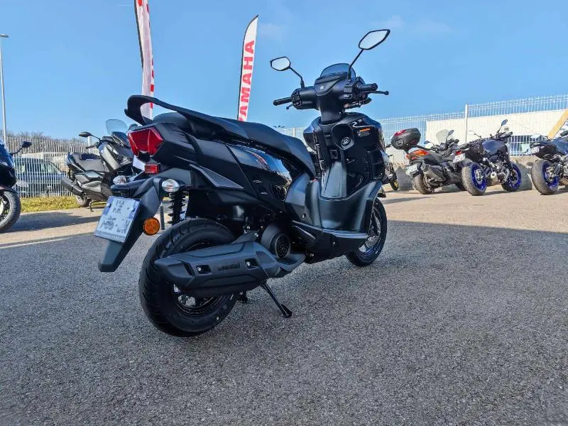 RayZR 125