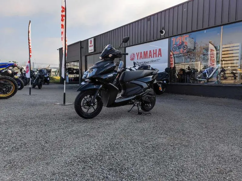 RayZR 125